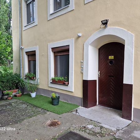 Mátyás Apartman Tata Esterno foto