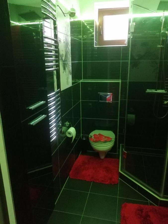 Mátyás Apartman Tata Esterno foto