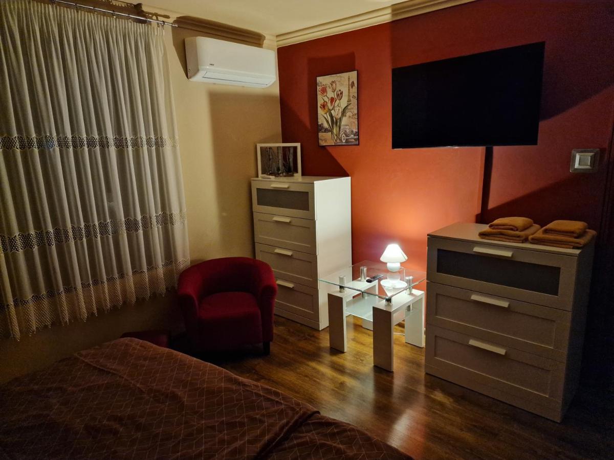 Mátyás Apartman Tata Esterno foto